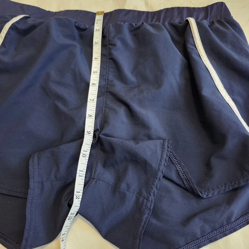 Under Armour Women's Navy Blue Athletic Shorts - Picture 6 of 8